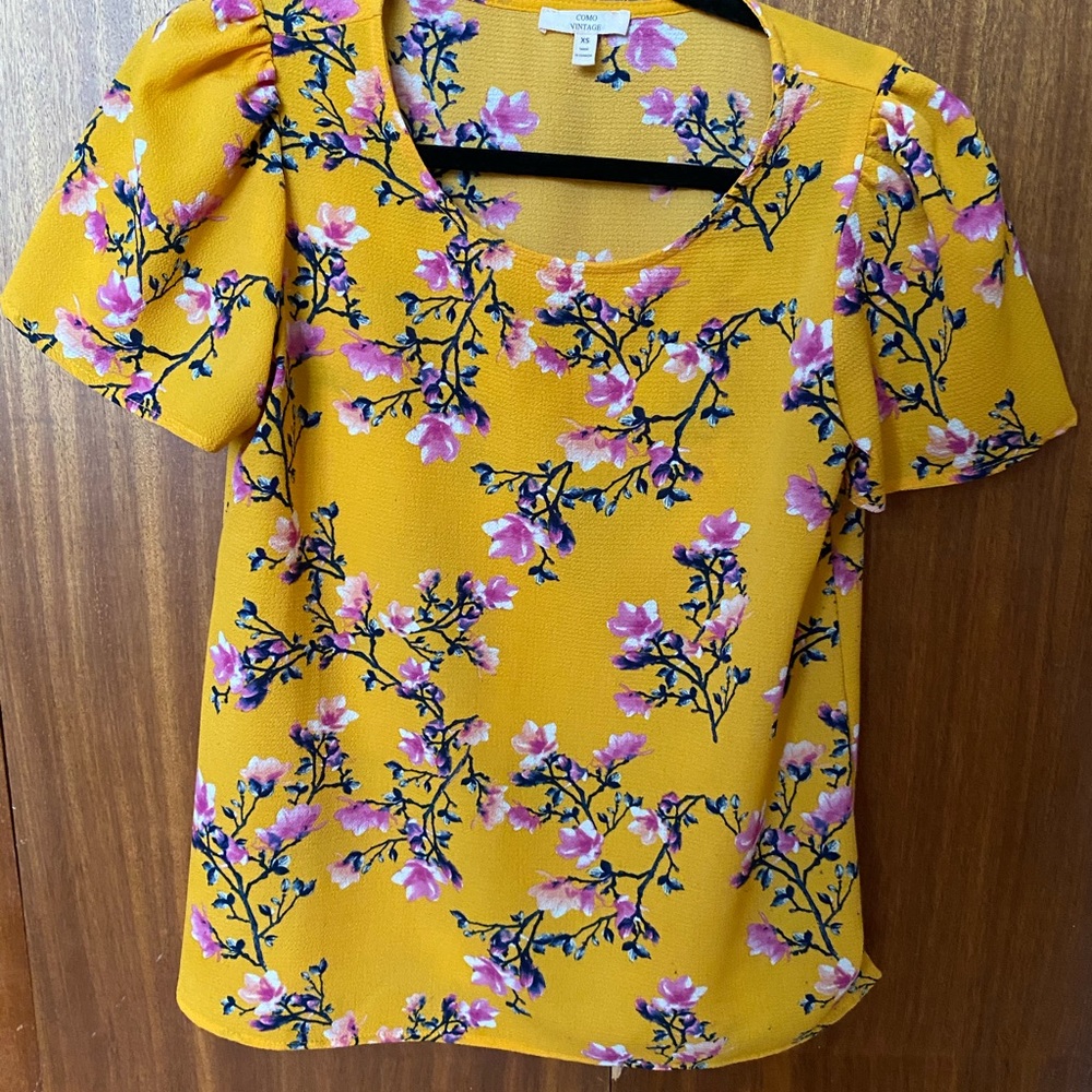 T shirt blouse size small